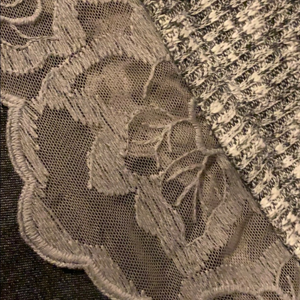 Jessica Simpson Sweater - Picture 4 of 5